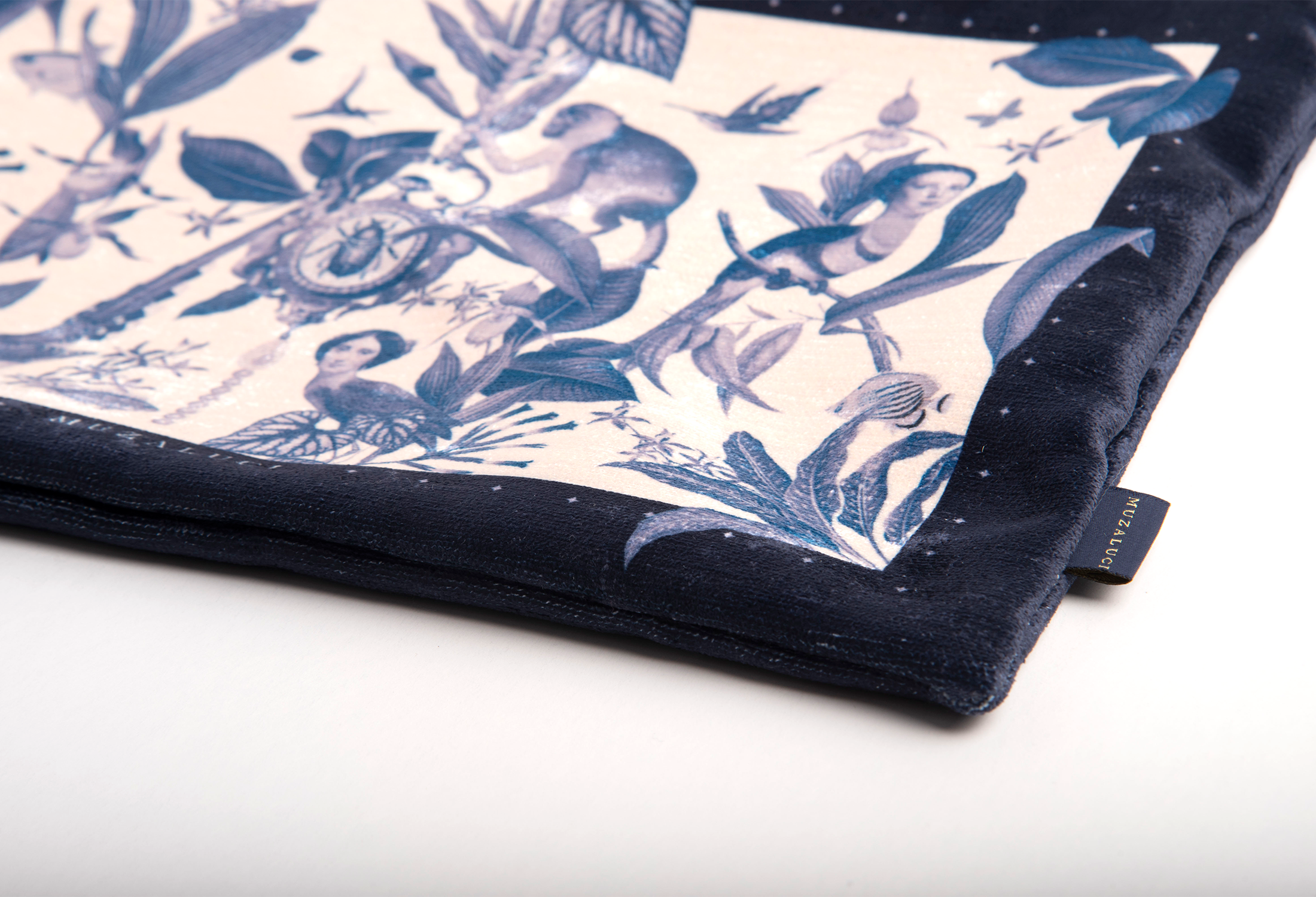 Hand Bag - Blue Eyes Blue