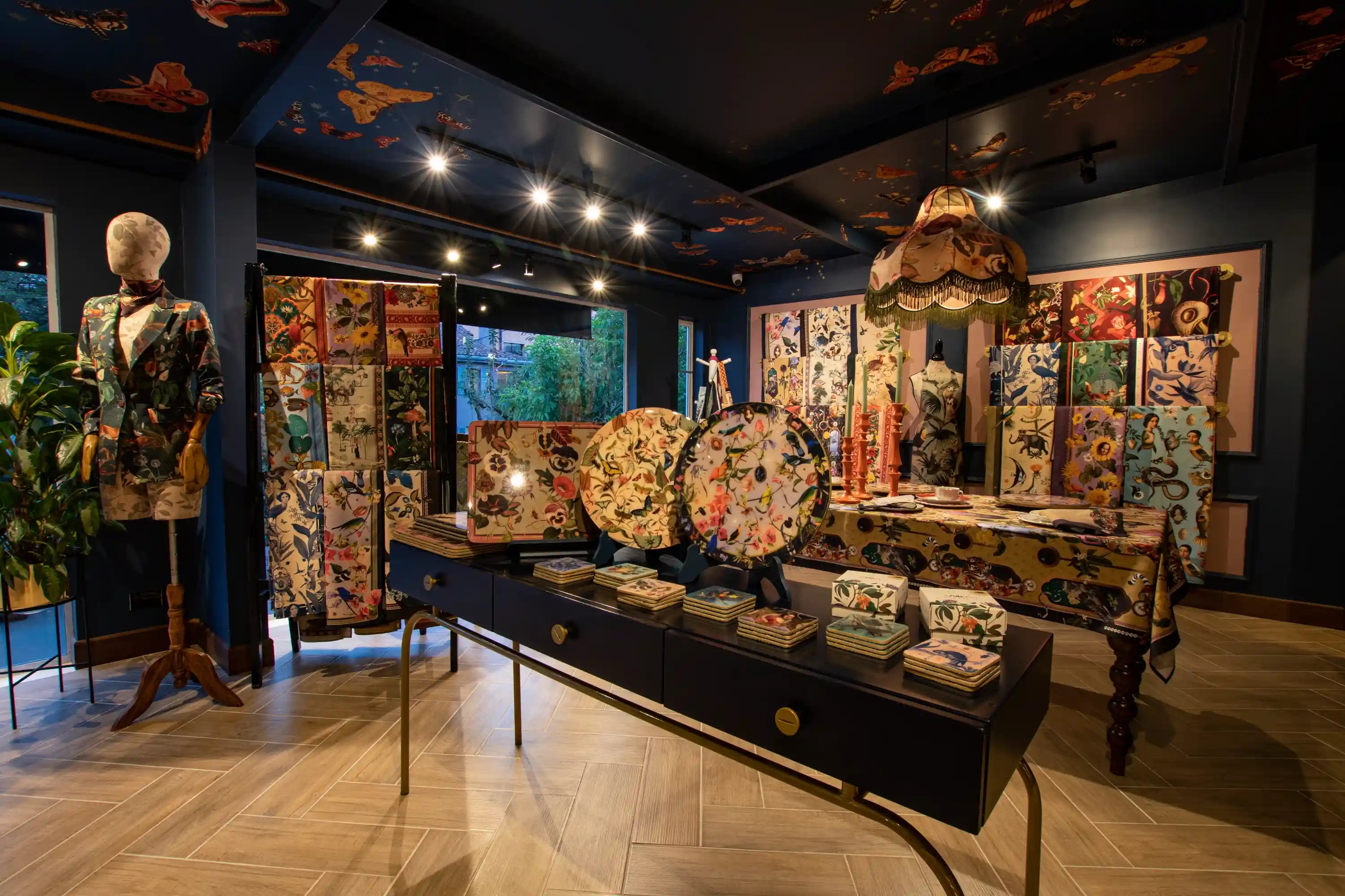 visita nuestra tienda en Colombia bogota