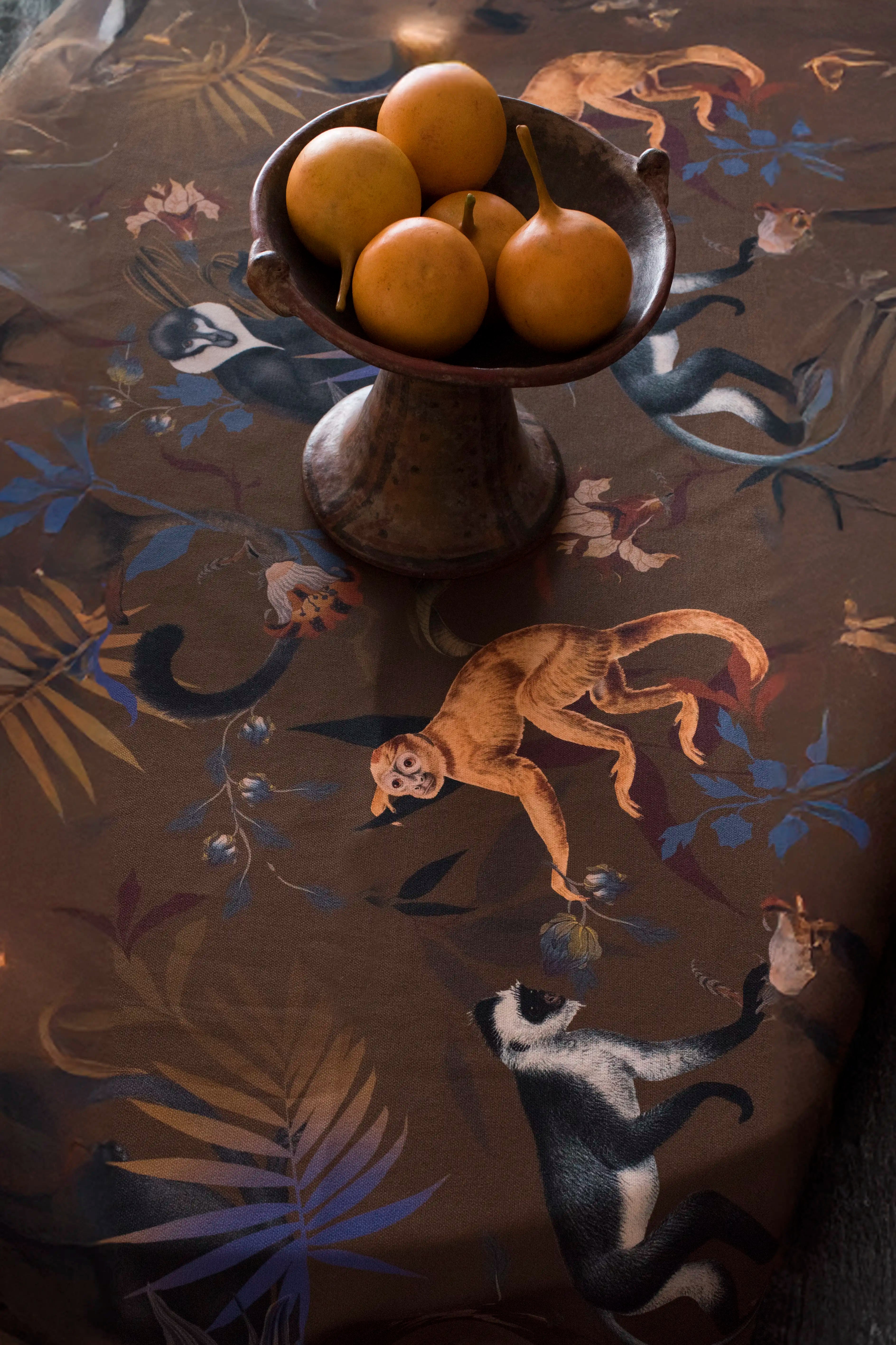Monkeys Brown - Mantel